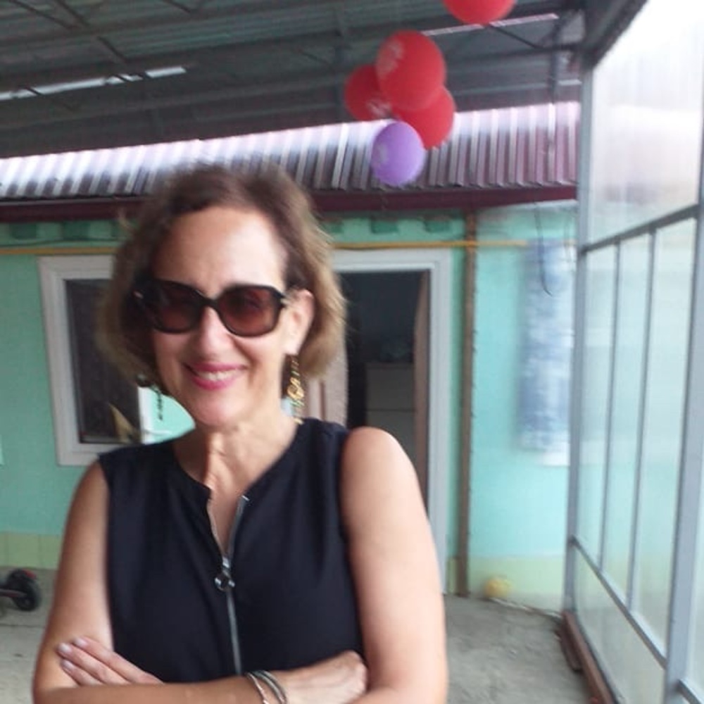 Meet your Posher, Debbie